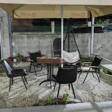F&l Homestay *