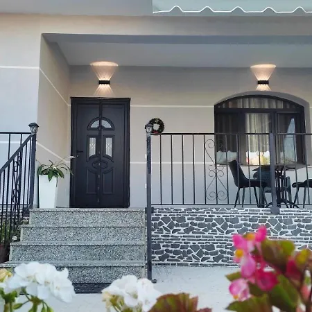 F&l Privatunterkunft Vlorë
